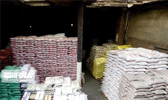 انبار کود تقلبی در عنبرآباد توقیف شد