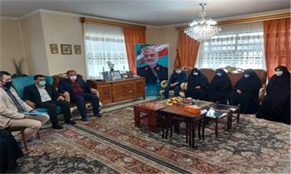 خدمت به خانواده شهدا، ادای تکلیف به ایثارگران دفاع مقدس است