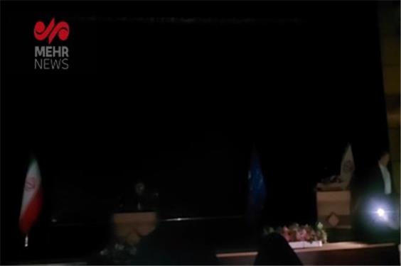 قطعی برق همزمان با برگزاری نشست خبری وزیر بهداشت