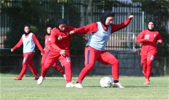 ملی فوتبال زنان-شهرداری سیرجان با حضور خبرنگاران