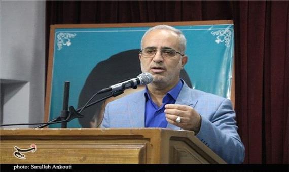 استاندار کرمان: بعضی ادارات به جای فرش قرمز برای سرمایه‌گذار سیم خاردار پهن می‌کنند