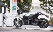 پرداخت 1600 دلار از سوی دولت به ازای هر موتورسیکلت برقی/ قابلیت سوآپ برای شارژ باتری‌ها اجرایی می‌شود