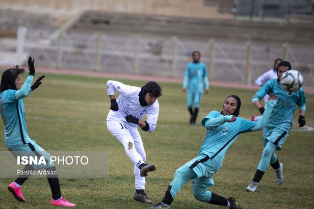 باخت پرگل وچان مقابل نماینده سیرجان