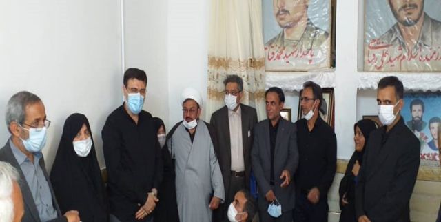 دیدار معاون رئیس‌جمهور با خانواده شهیدان «فتاحی» در بخش طغرالجرد کرمان