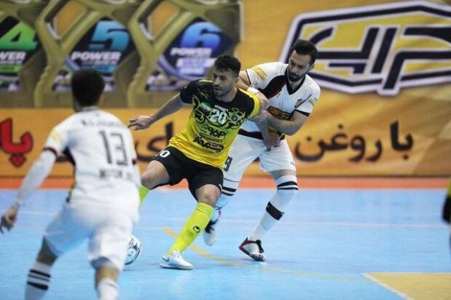 تلاش برای حفظ جایگاه دوم لیگ برتر/کراپ نماینده سیرجان را شکست داد