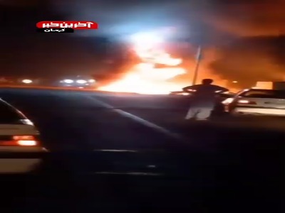 برخورد و آتش گرفتن ۲ سوخت‌بر روبه‌روی پمپ بنزین زهکلوت