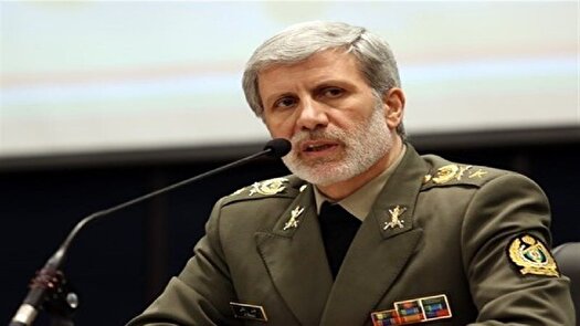 نیرو‌های مسلح با آمادگی کامل در برابر تهدیدات دشمن ایستاده‌اند