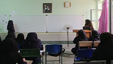 پیگیری نام نویسی دانش آموزان مدارس کرمان