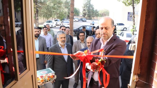 مدرسه تولید و مهارت در محل دبیرستان نمونه دولتی شهدای عشایر کرمان با اعتباری بالغ یک میلیارد تومان افتتاح شد