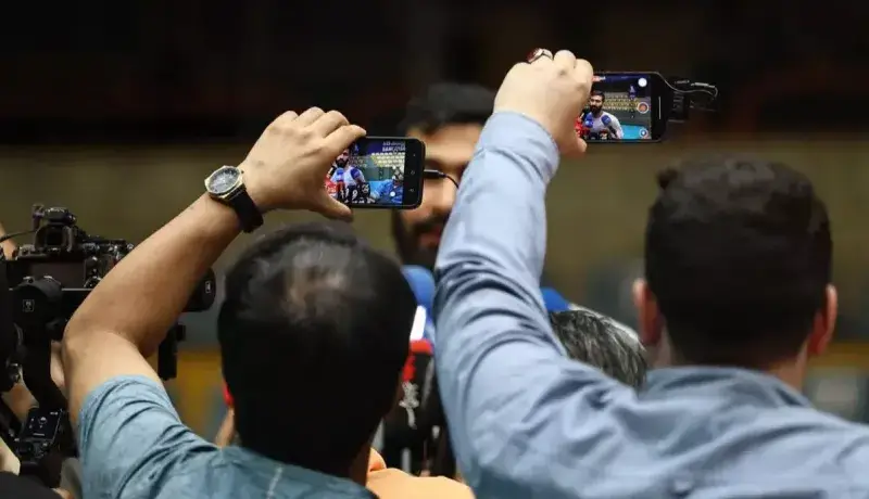اسفندیار: نمی‌دانیم چطور باید خواهش کنیم