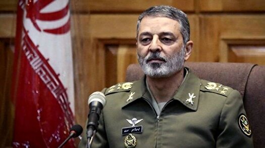 با قدرت در برابر دشمنان می‌ایستیم و از کشور دفاع می‌کنیم