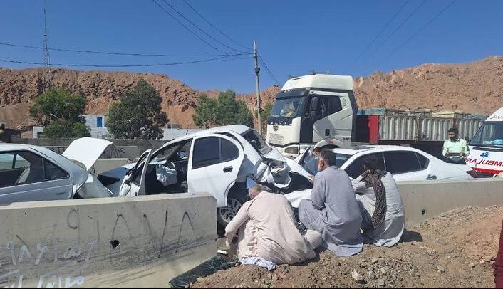 مصدوم شدن ۵ نفر بر اثر تصادف دو خودرو در محور نرماشیر- کامرانیه