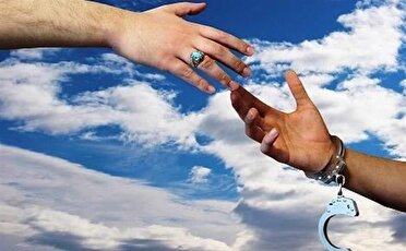 اهدا ۲۰۰ بسته کمک معیشتی به خانواده های زندانیان زرند