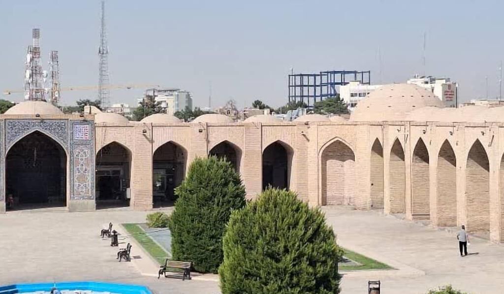 انجام مکاتبات توقف ساخت یک سازه در بافت تاریخی کرمان