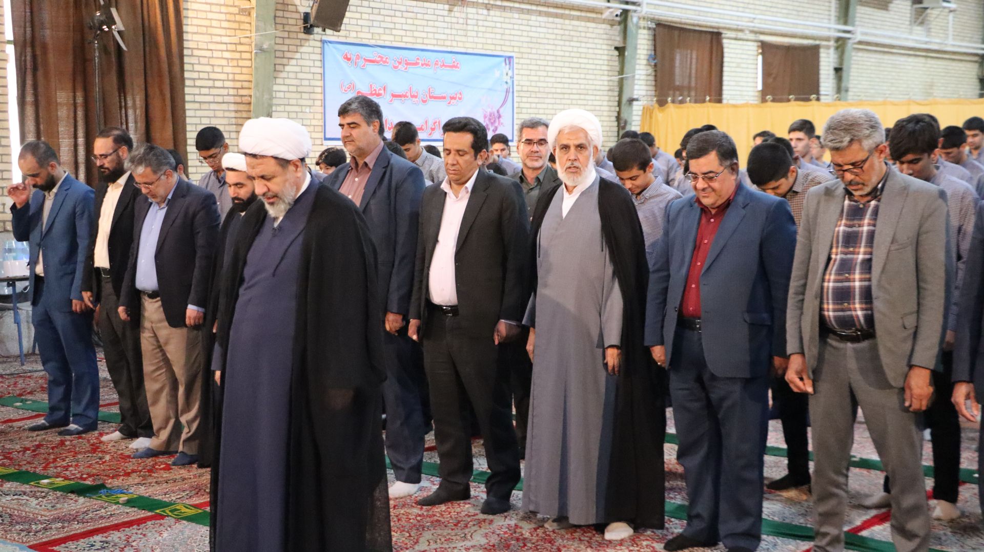 زنگ نماز در بیش از ۶ هزار  مدرسه استان کرمان  نواخته شد