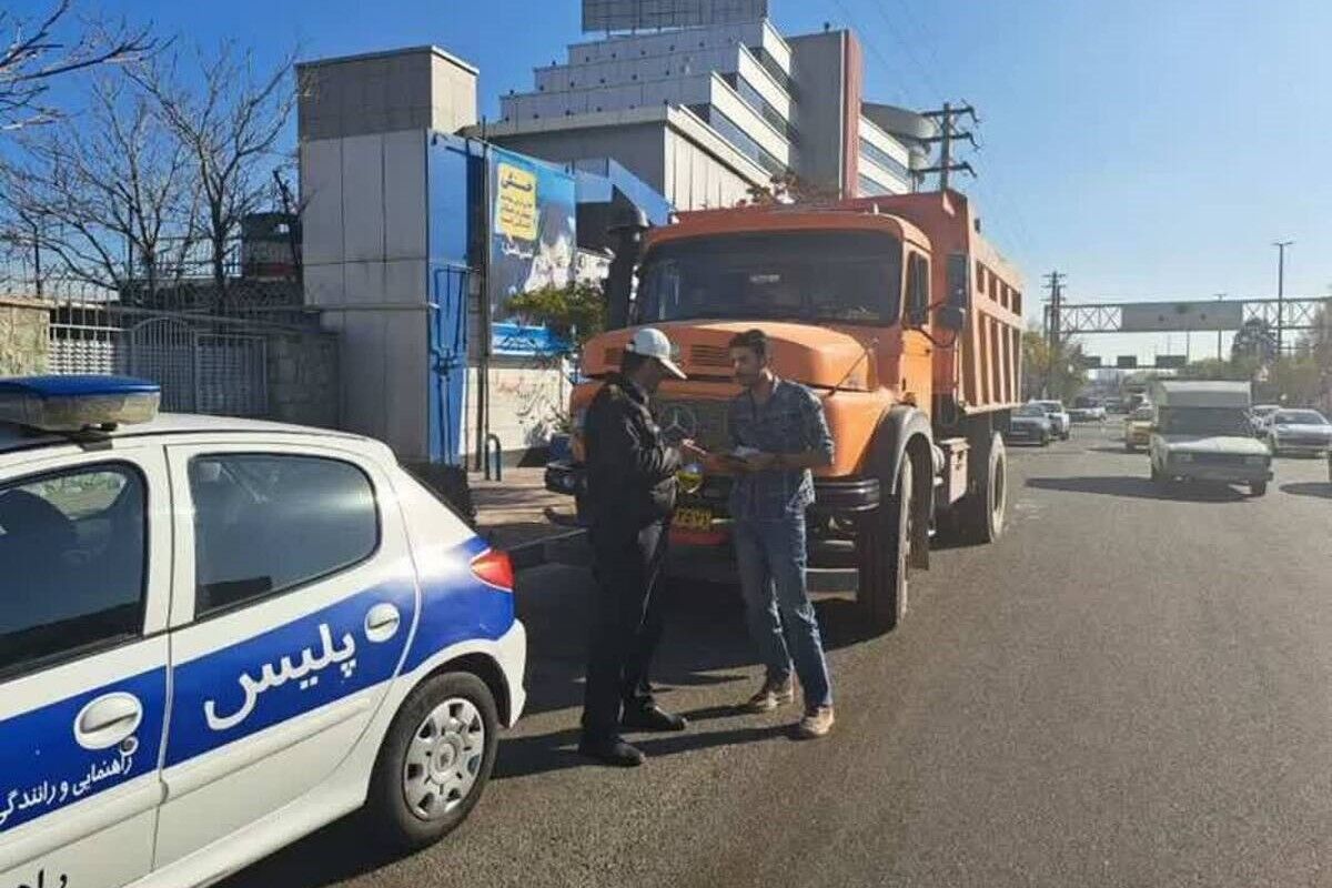 ترافیک نیمه‌سنگین همزمان با آغاز مدارس در کرمان؛ ممنوعیت تردد کامیون‌ها