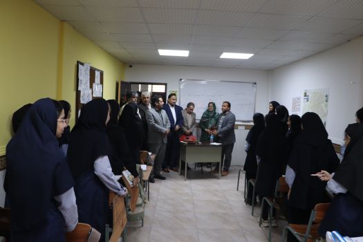 فعالیت ۲۷۵ مدرسه با وجود یک تا ۵ نفر دانش آموز در استان کرمان/ کیفیت بخشی به فعالیت های آموزشی و پرورشی مهم‌ترین رویکرد آموزش و پرورش استان کرمان در سال تحصیلی جدید است