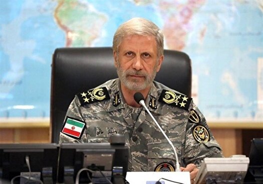 فرمانده کل ارتش: با هر اقدام اشتباه دشمن به شدت برخورد خواهیم کرد
