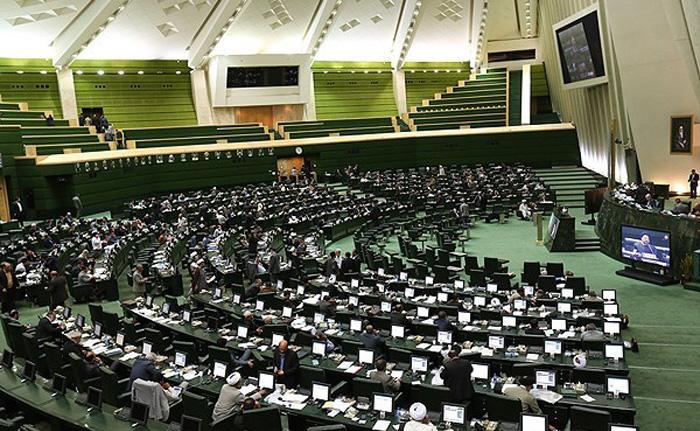 سخنگوی کمیسیون اقتصادی: رئیس بانک مرکزی و وزیر اقتصاد به دلیل ایجاد محدودیت‌های اخیر تذکر خواهند گرفت
