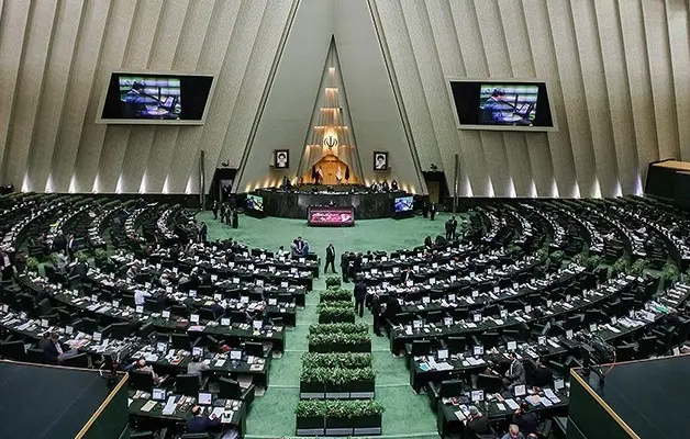 نماینده مجلس: اجرای آئین‌نامه محدودیت تراکنش‌های مالی موجب ناراحتی مردم خواهد شد