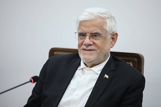 تأمین و تولید کالا‌های اساسی بر عهده بخش خصوصی باشد