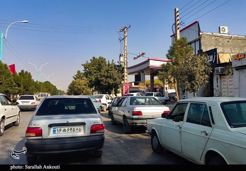 صف‌های طولانی و بنزین نایاب؛ کرمان در بحران کارت سوخت آزاد!