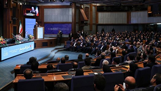 پرستاران خط مقدم مبارزه با بیماری‌و حفظ سلامت جامعه هستند