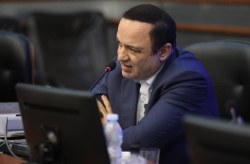 توسعه کشور از دل مناطق آزاد می‌گذرد / کیش الگویی برای سرمایه‌گذاری پایدار