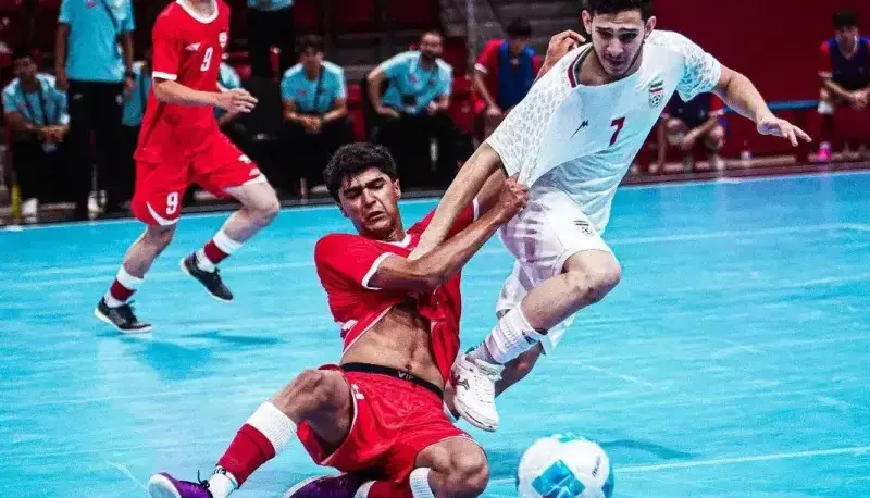 جنجال ایران - افغانستان با این لگد آغاز شد