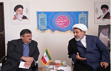 بازار و اصناف از ارکان اصلی انقلاب و دفاع مقدس هستند.