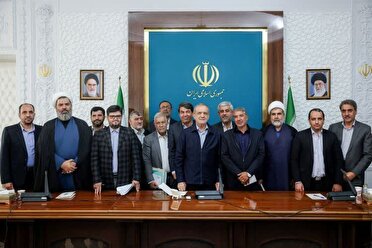 بررسی موانع پیش‌روی توسعه استان دردیدار مسئولان کرمان با رئیس جمهور