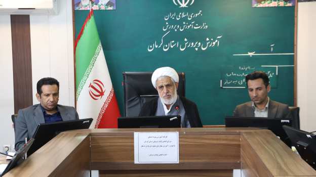 نماز، پرچم اسلام، ستون دین و نور چشم پیامبر (ص) است / والدین نقش مهمی در ترویج فرهنگ نماز بین دانش آموزان دارند