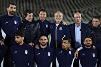 رئیس جمهور همراه با ملی‌پوشان فوتبال کشورمان پا به توپ شد