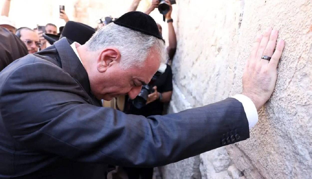 لوموند گزارش داد: مهره نتانیاهو