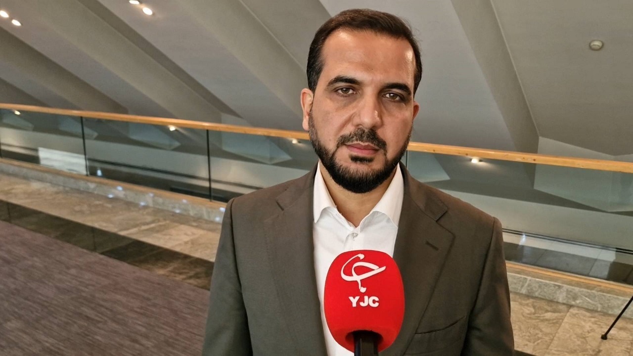 نماینده مجلس: مگر حقوق مردم به دلار است که قیمت بنزین، گوشت و مرغ را به دلار حساب می‌کنند؟