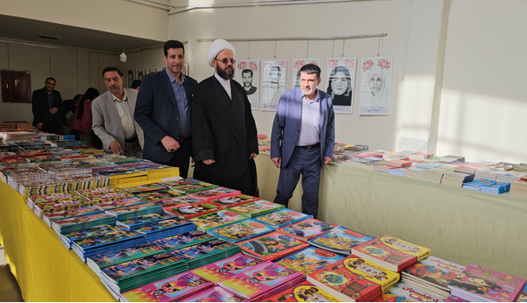 نمایشگاه کتاب در زرند گشایش یافت