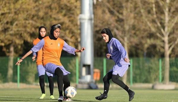 دعوت از یک بازیکن به اردوی تیم ملی فوتبال بانوان