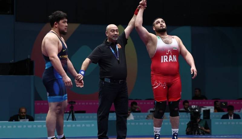 صعود ساروی و هدایتی به فینال مسابقات کشتی فرنگی