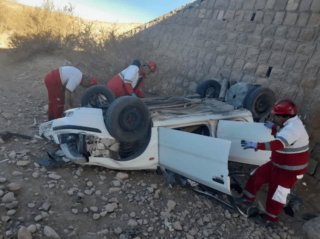 سقوط خودرو در بافت با سه کشته