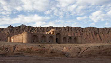 آغاز مرمت کاروانسرای ثبت جهانی چاه‌کوران در راور