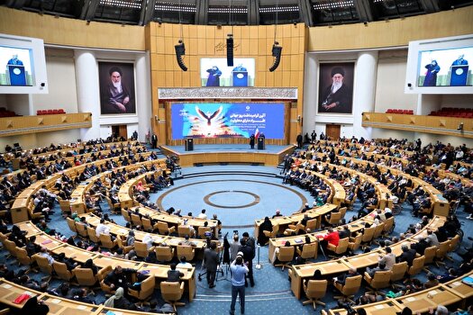 پزشکیان: دشمن نمی‌تواند یک ملت مصمم و ایستاده را تسلیم کند