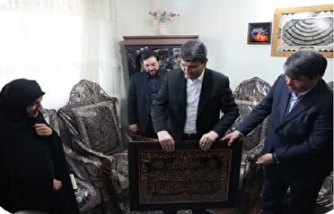 دیدار وزیر ارتباطات و فناوری اطلاعات با خانواده شهید جنگ ۱۲ روزه