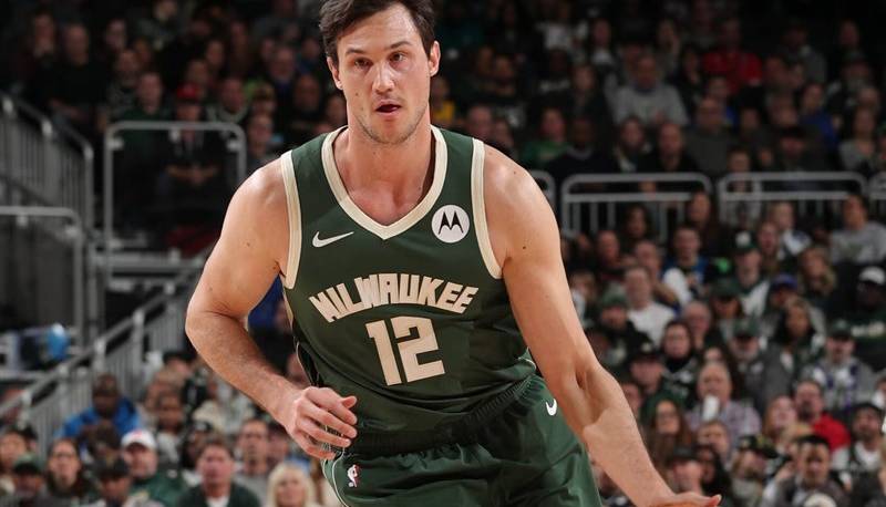 ستاره ایتالیایی NBA بازنشسته شد