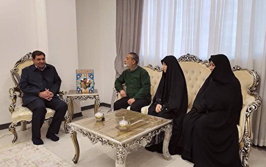 مخبر : خانواده‌های شهدا سرمایه‌های اجتماعی نظام هستند