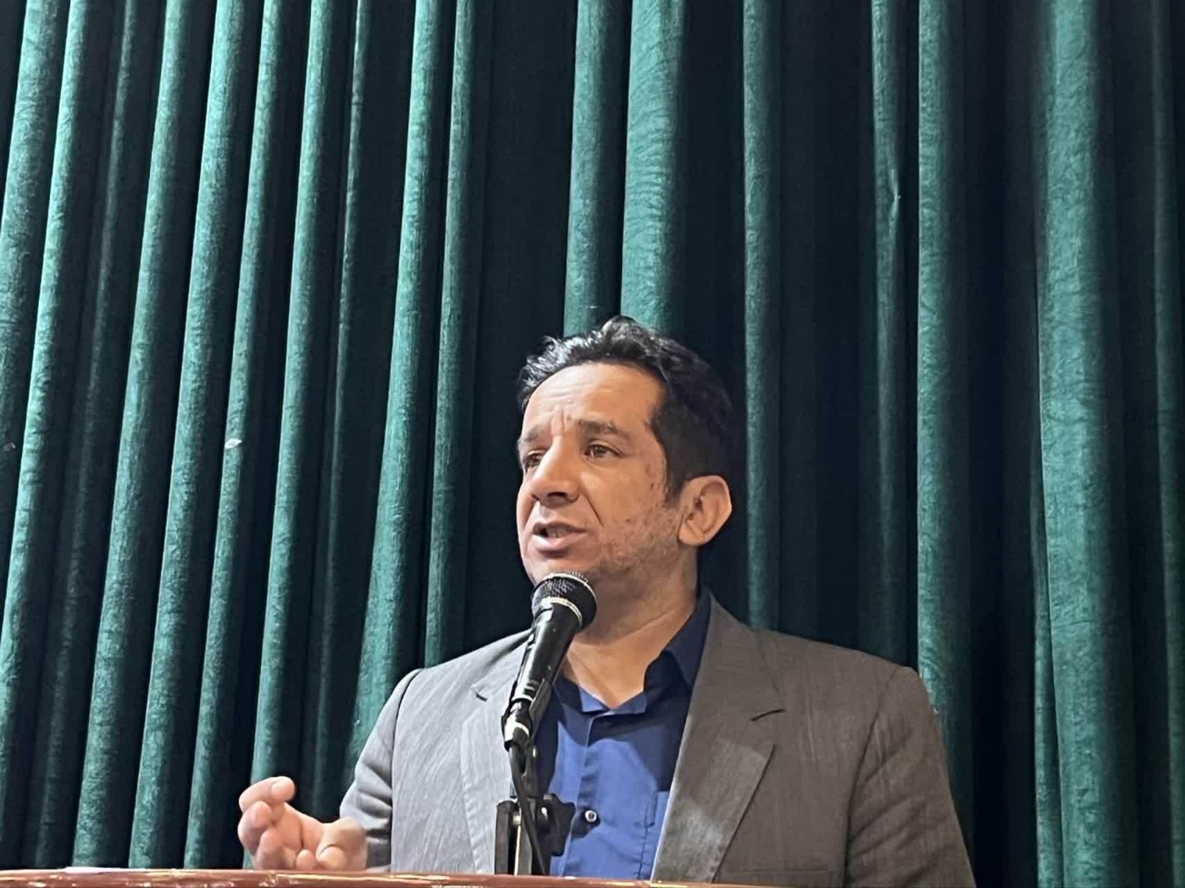 عدالت اموزشی و توسعه هنرستانهای فنی و حرفه ای در استان