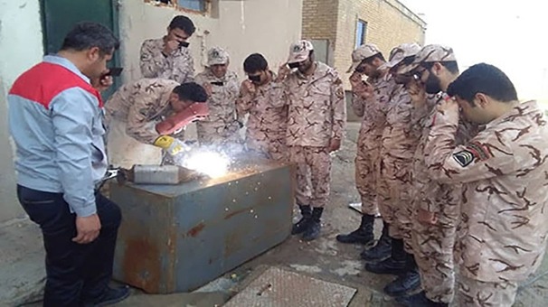 ارتش ۵۸ مجتمع آموزشی برای مهارت آموزی سربازان راه اندازی می‌کند