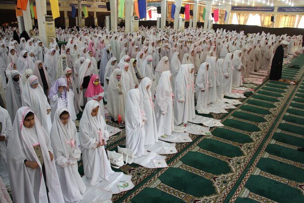 برگزاری جشن تکلیف دانش آموزان دختر سوم ابتدایی فهرج