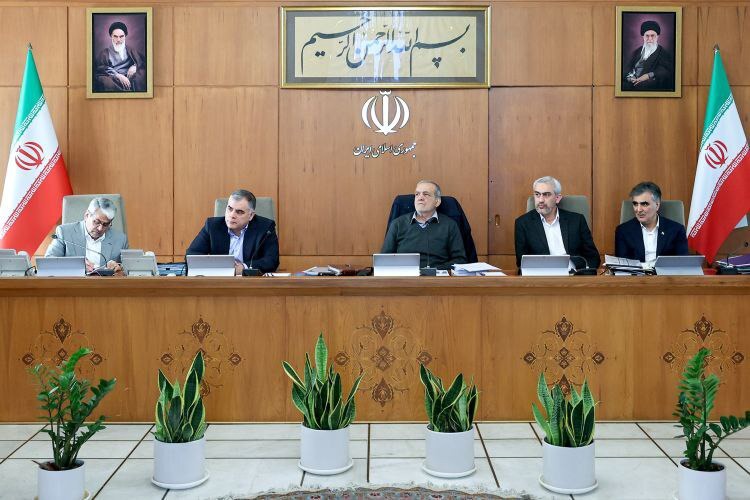 تأکید رئیس‌جمهور بر تسریع اجرای قرارداد میدان نفتی آزادگان