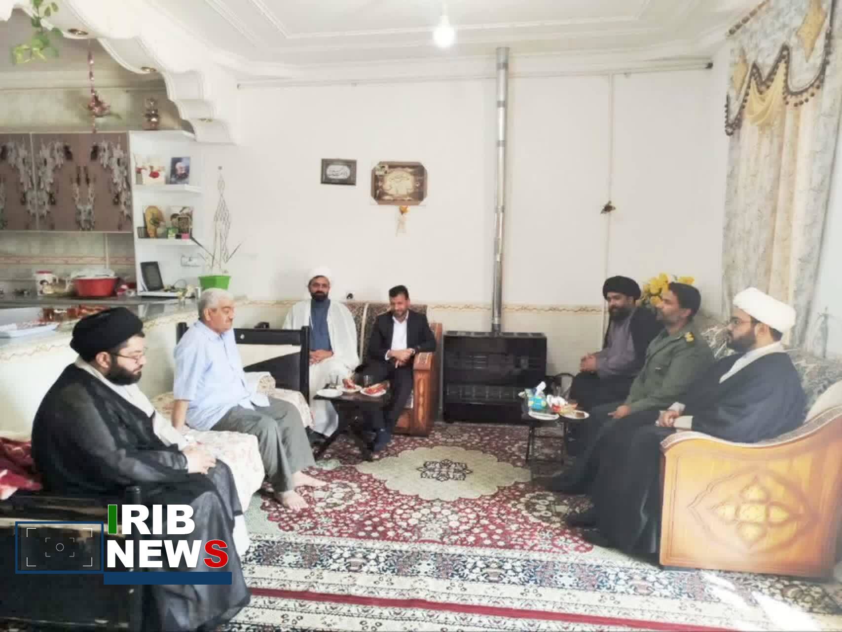 عیادت از شهروند خبرنگار حادثه دیده توسط مسئولین شهرستان کوهبنان