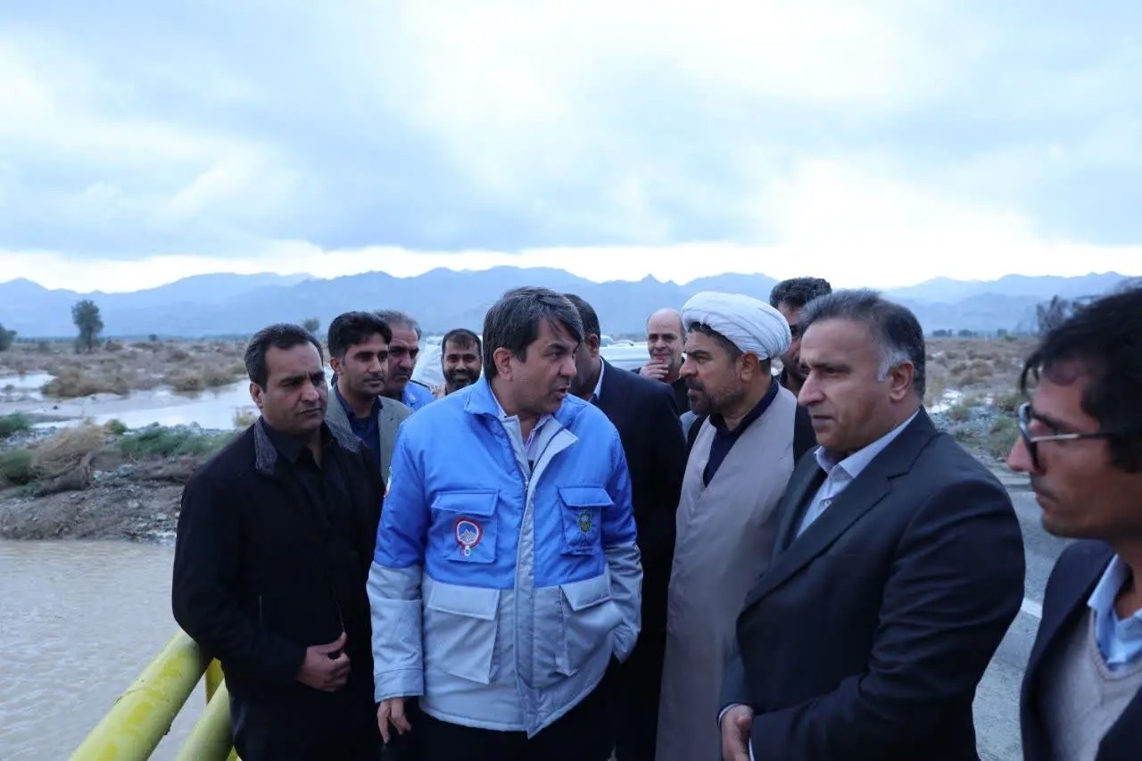 بازدید استاندار کرمان از مناطق تحت تاثیر از سیل در فاریاب